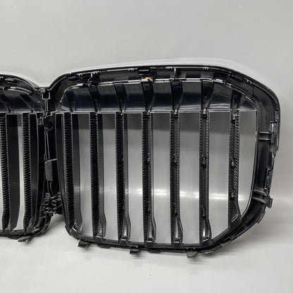 8745730 BMW X7 FRONT BUMPER RADIATOR GRILLE 2017 2018 2019 OEM 8745730