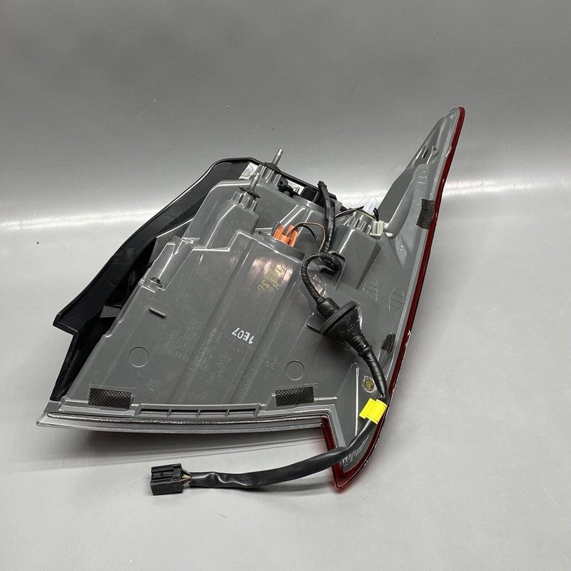 92401 AA020 HYUNDAI ELANTRA TAIL LIGHT LEFT DRIVER 2021 2022 OEM 92401AA020 DAMAGED