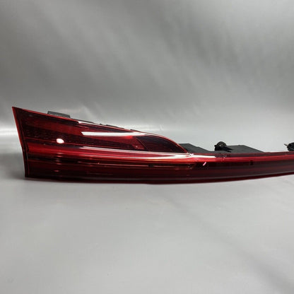 4KE945095G AUDI E-TRON REAR CENTER TAIL LIGHT 2022 2023 2024 OEM 4KE945095G CRACKED