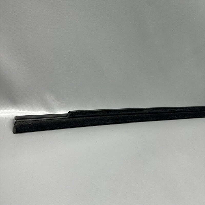 1098684-00-D TESLA MODEL X DOOR WINDOW MOLDING RIGHT FRONT 2015 16 17 18 19 20 21 22 2023 OEM