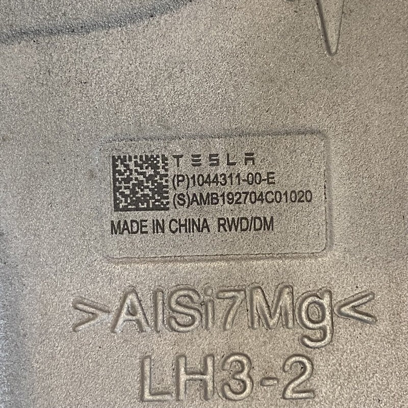 1044311-00-E TESLA MODEL 3 KNUCKLE LEFT FRONT RWD/DM 1044311-00-E 2017 2018 2019 2020 OEM
