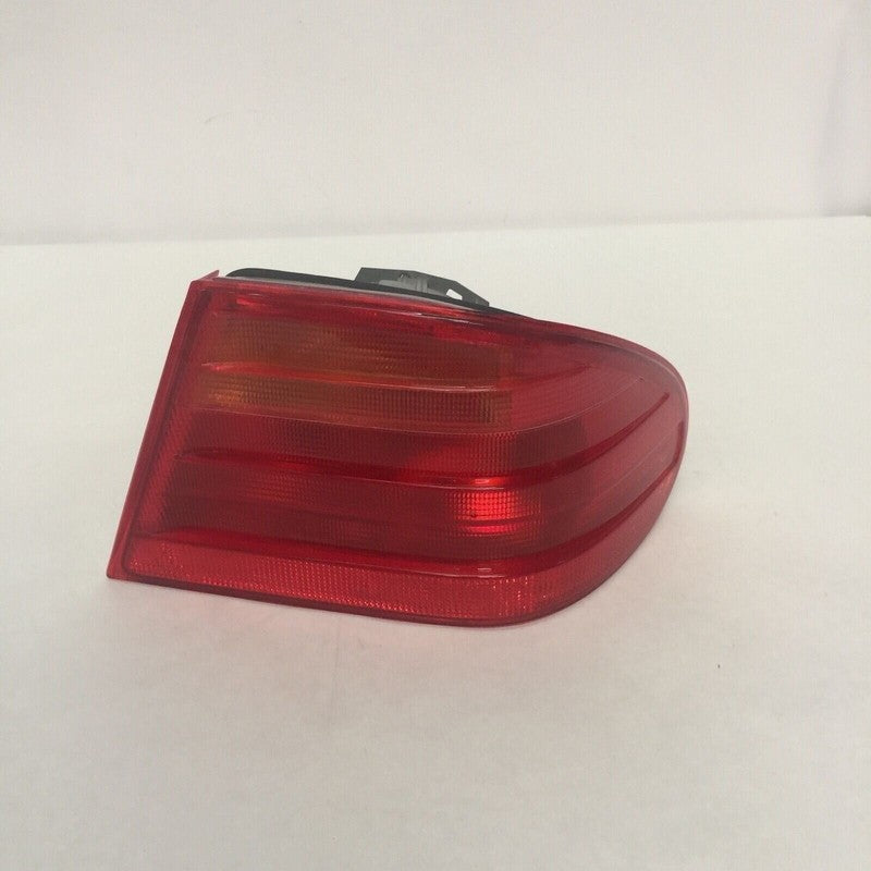 A2108204664 MERCEDES BENZ E320 E430 TAIL LIGHT RIGHT PASSENGER SIDE 1996 1997 1998 1999 OEM