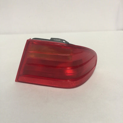 A2108204664 MERCEDES BENZ E320 E430 TAIL LIGHT RIGHT PASSENGER SIDE 1996 1997 1998 1999 OEM