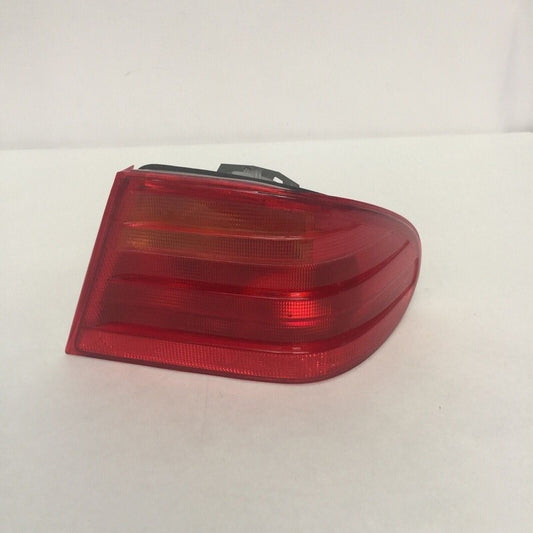 A2108204664 MERCEDES BENZ E320 E430 TAIL LIGHT RIGHT PASSENGER SIDE 1996 1997 1998 1999 OEM