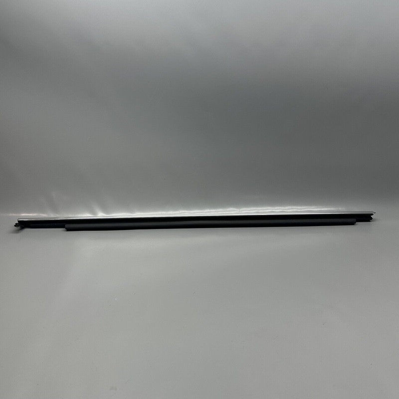 7437864 BMW 740 DOOR WINDOW MOLDING RIGHT FRONT 750 2016 2017 2018 2019 OEM 7437864
