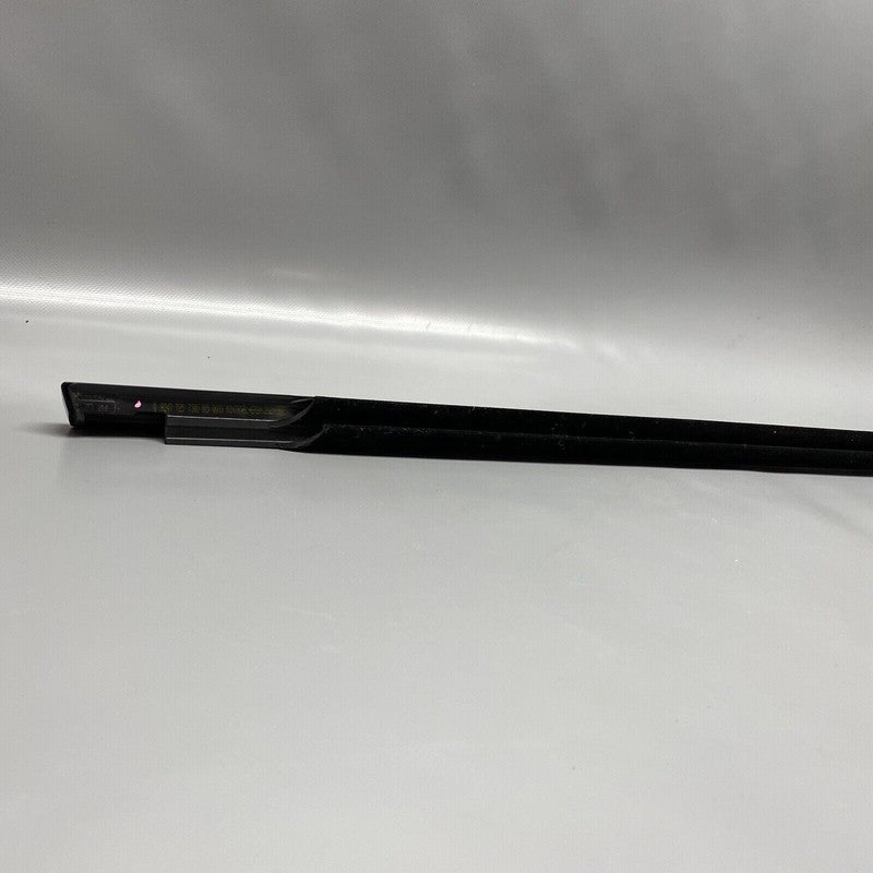 A2477257300 MERCEDES BENZ SEALING RAIL A2477257300 2021 2022 OEM