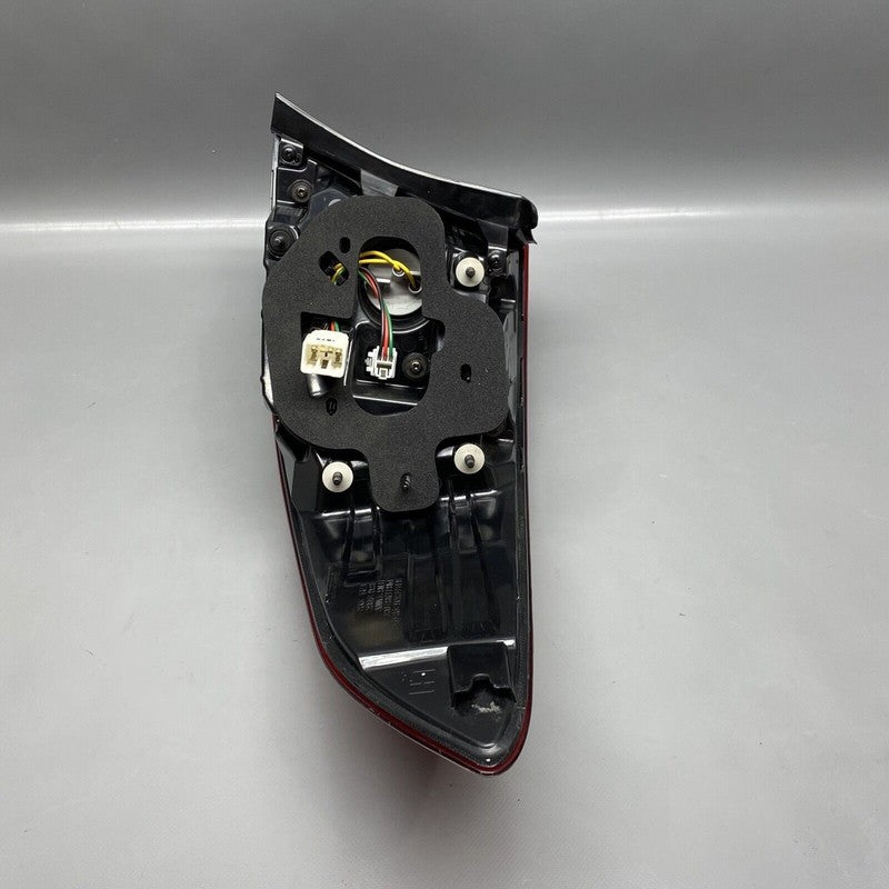 92401-C2100 HYUNDAI SONATA TAIL LIGHT LEFT DRIVER 2015 2016 2017 LED OEM 92401-C2100