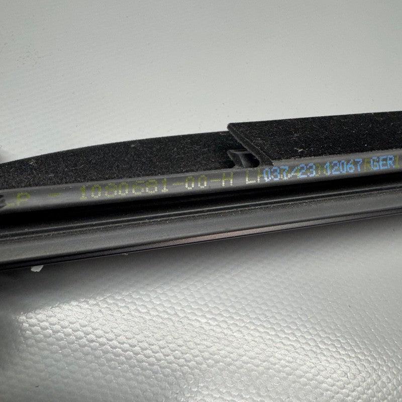 TESLA MODEL 3  DOOR MOLDING LEFT FRONT 2017 2018 2019 2020 2021 2022 O