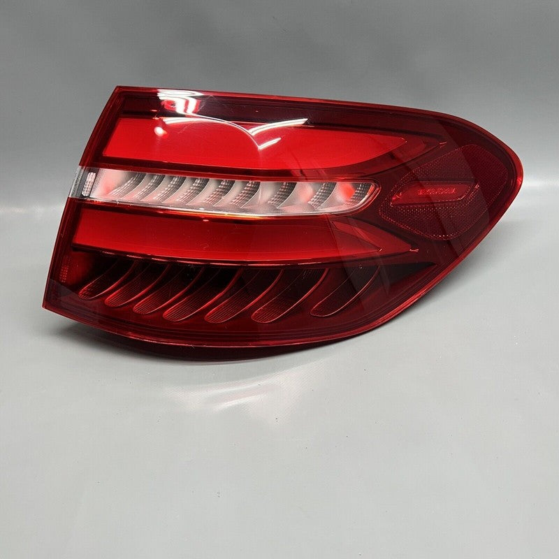 MERCEDES BENZ GLC300 TAIL LIGHT RIGHT PASSENGER 2016 17 18 2019 LED A2
