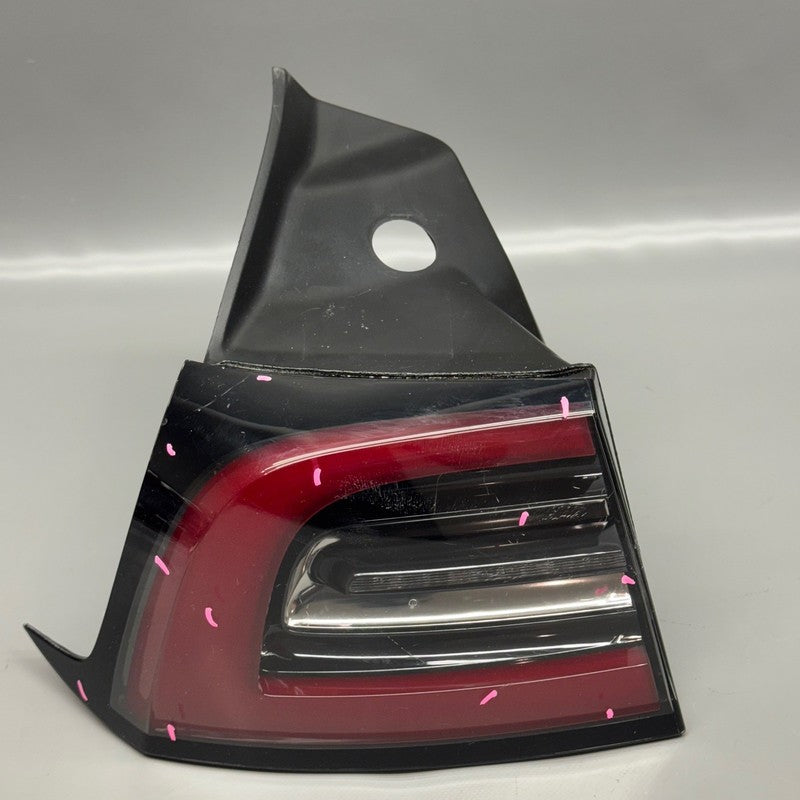 TESLA MODEL 3 TAIL LIGHT LEFT DRIVER 2017 2018 2019 2020 2021 LED OEM