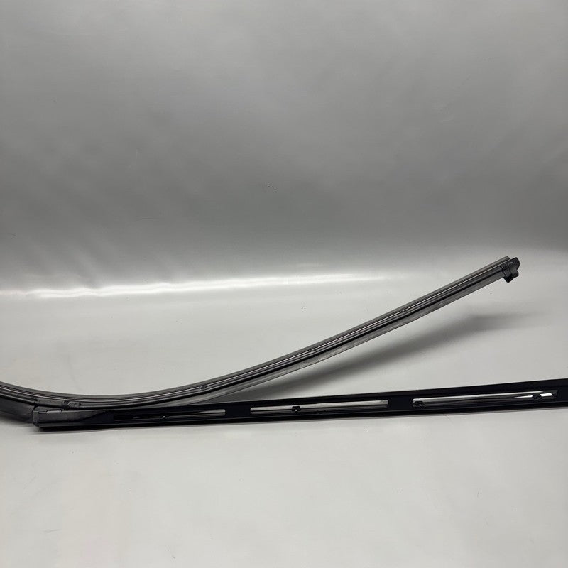 TESLA CYBERTRUCK WINDSHIELD WIPER 2024 2025 OEM 1853255-98-D