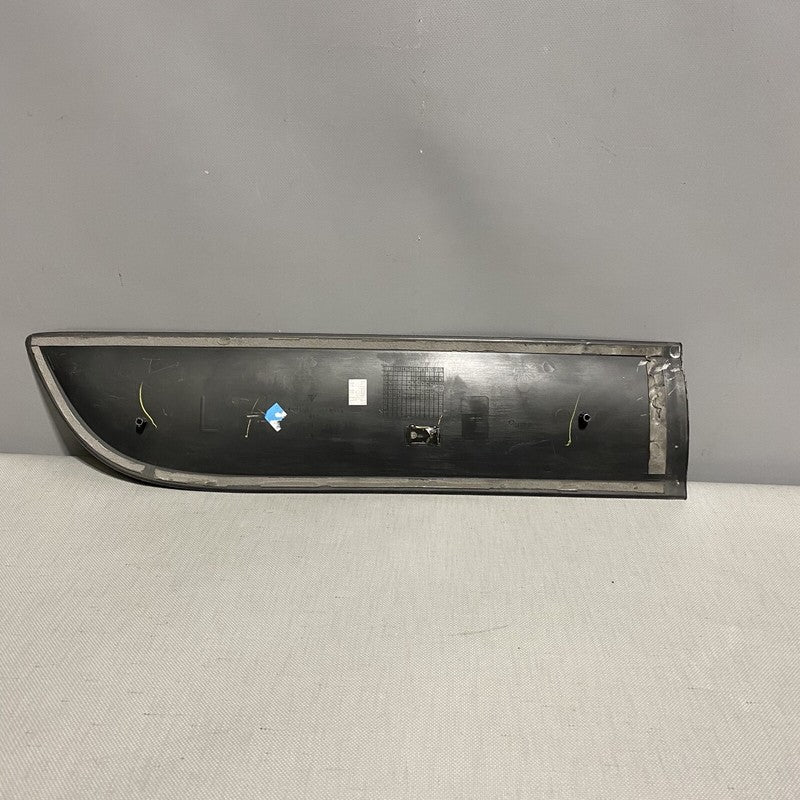 95B839889D PORSCHE MACAN DOOR MOLDING LEFT FRONT 95B839889D OEM 2013 2014 2015 2016