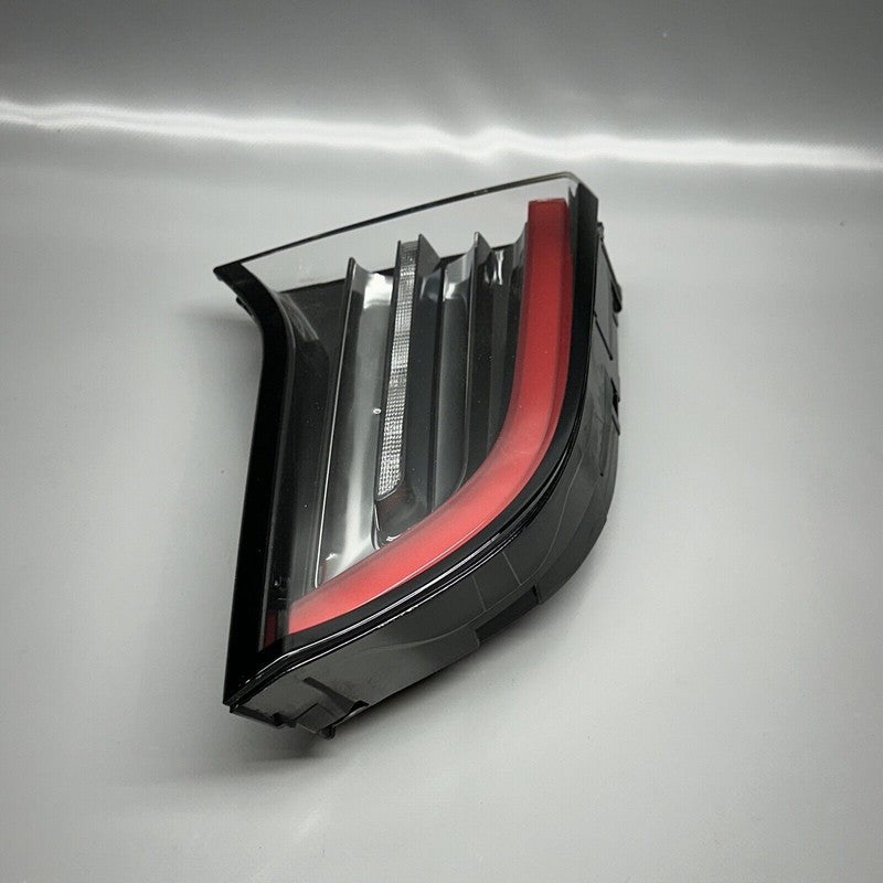 TESLA MODEL Y LIFTGATE TAIL LIGHT LEFT DRIVER 2020 21 22 2023 OEM 1502