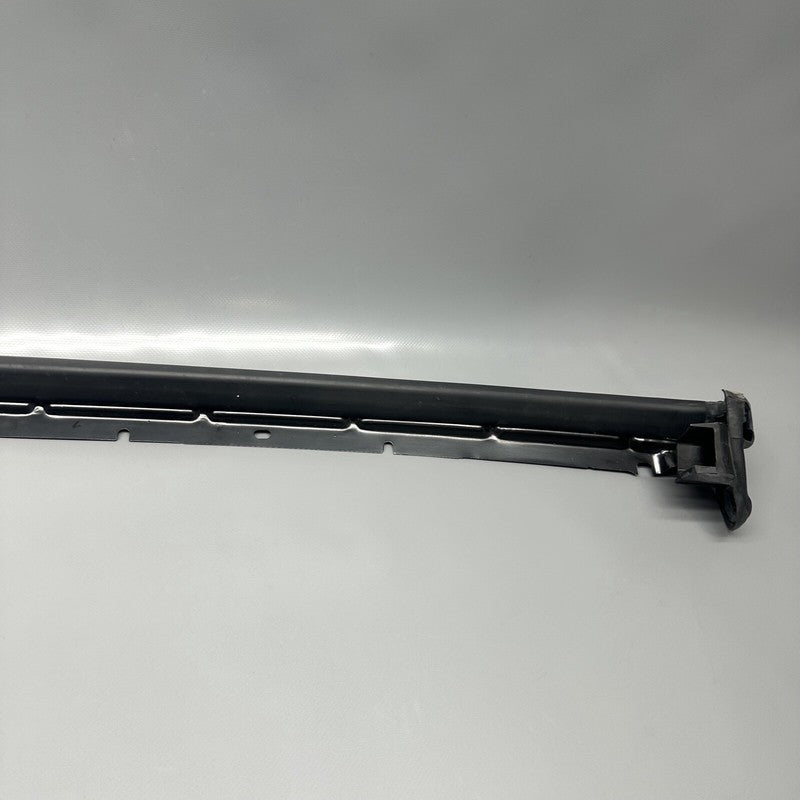 1072080-B0-D TESLA MODEL X DOOR SEAL BRACKET RIGHT REAR 2016 2017 18 19 2020 OEM 1072080-B0-D