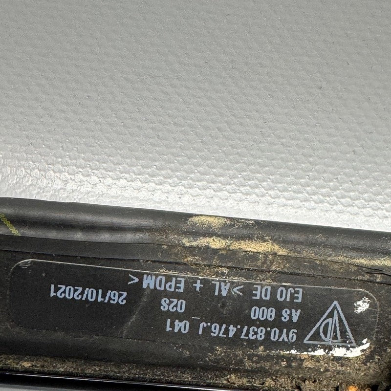 PORSCHE CAYENNE DOOR BELT MOLDING RIGHT FRONT 2019 2020 OEM 9Y0837476J