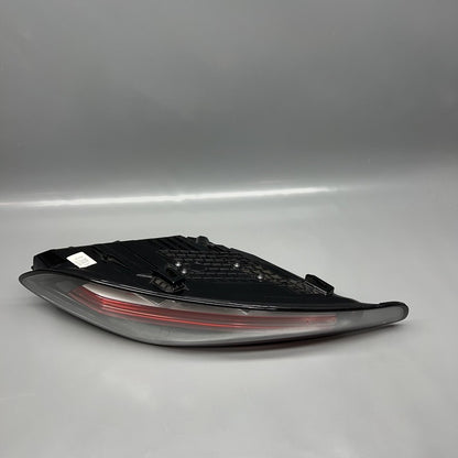 982945096N PORSCHE 718 BOXSTER CAYMAN TAIL LIGHT RIGHT PASSENGER 2019 2020 2021 2022 2023