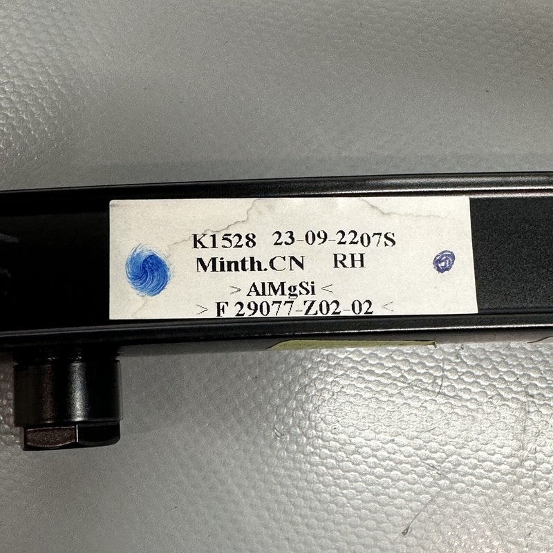 9Y0845114J PORSCHE CAYENNE QUARTER GLASS RIGHT FRONT 2019 2020 2021 OEM 9Y0845114J