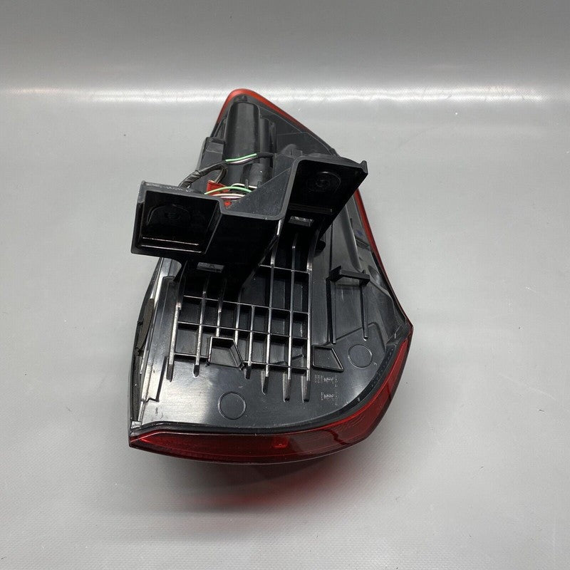 92402-D3650 HYUNDAI TUCSON TAIL LIGHT RIGHT PASSENGER 2019 2020 2021 OEM 92402-D3650