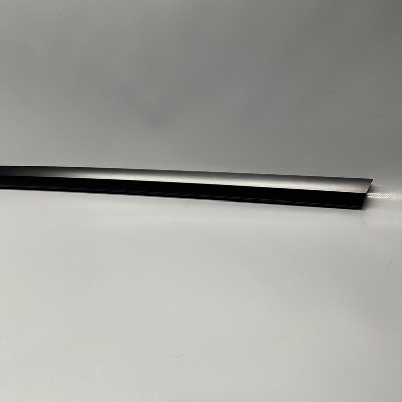 1495710-00-D TESLA MODEL Y DOOR WINDOW MOLDING LEFT FRONT 2020 2021 22 2023 OEM 1495710-00-D