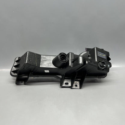 1077392-00-F TESLA MODEL 3 FOG LIGHT RIGHT PASSENGER 2017 18 19 20 21 2022 OEM 1077392-00-F