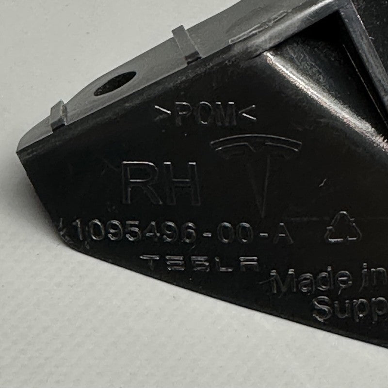 1095496-00-A TESLA MODEL S FENDER BRACKET RIGHT 2016 2017 2018 2019 2020 OEM 1095496-00-A