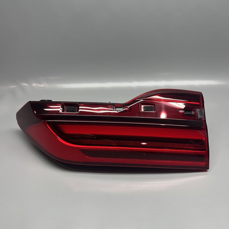 BMW X7 TAIL LIGHT INNER RIGHT PASSENGER 2019 2020 2021 2022 OEM H75A16