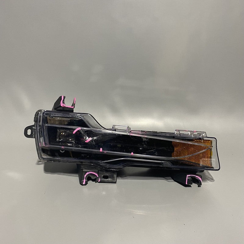 1077392-00-F TESLA MODEL 3 FOG LIGHT RIGHT PASSENGER  2017 2018 2019 2020 OEM DAMAGED