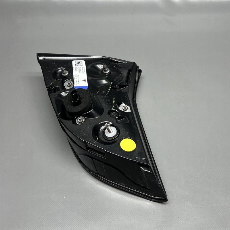 TESLA MODEL Y TAIL LIGHT TRUNK LEFT DRIVER 2020 21 22 23 2024 1502088-
