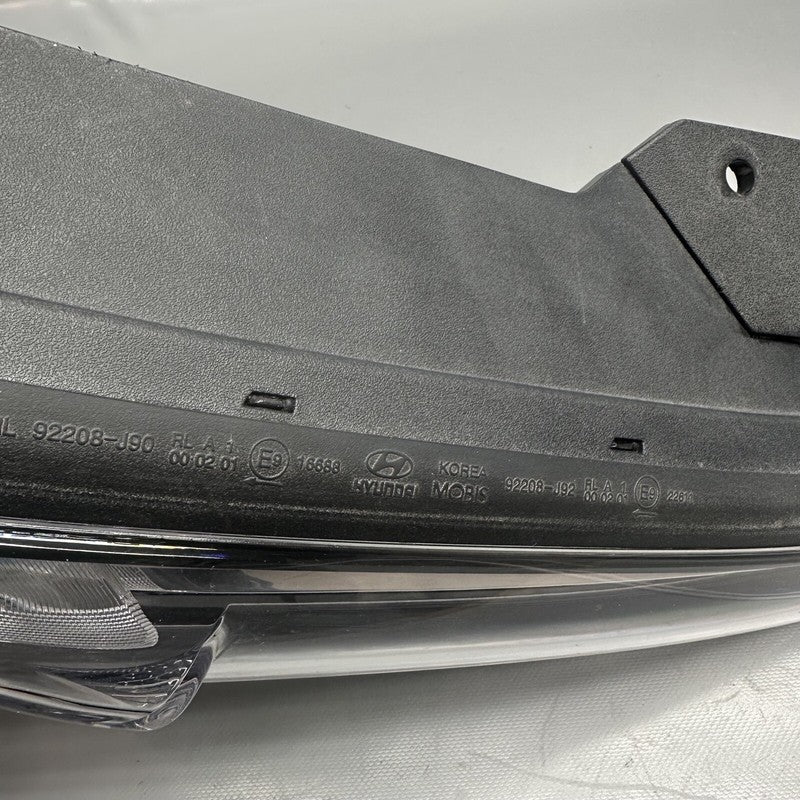 92208-J9010 HYUNDAI KONA DAYTIME RUNNING LIGHT RIGHT 2018 2019 2020 2021 OEM 92208-J9010