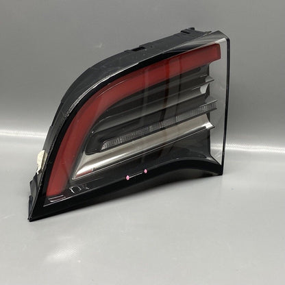 1502089-00-B TESLA MODEL Y TAIL LIGHT TRUNK RIGHT PASSENGER 1502089-00-B 2020 21 22 2023 OEM