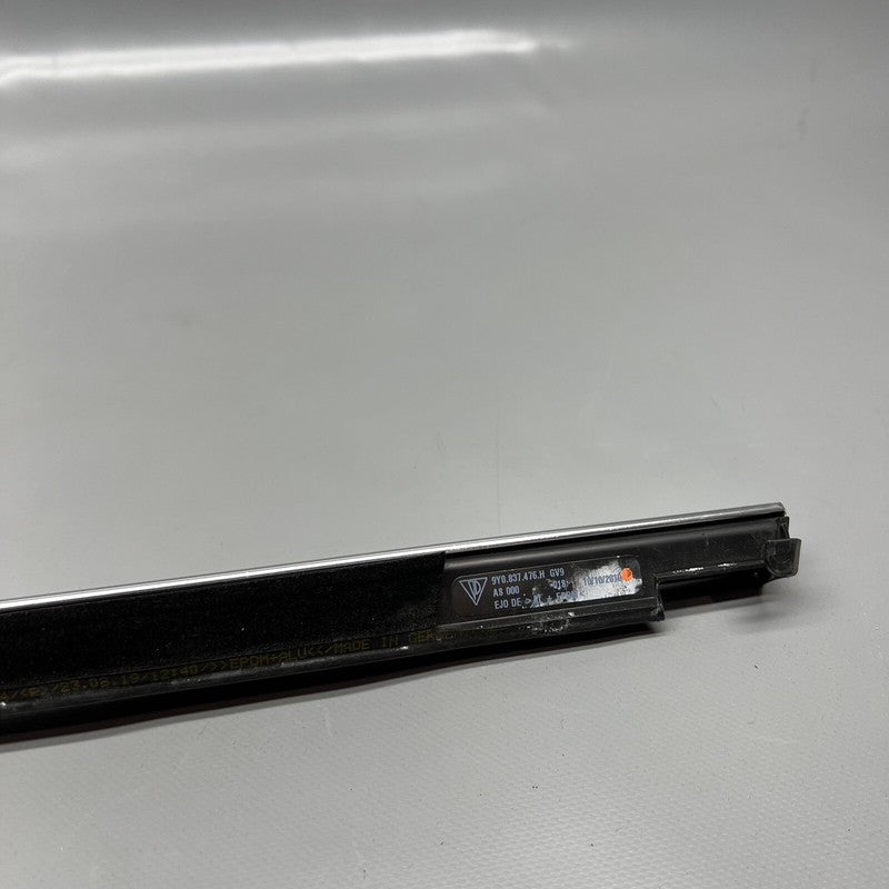9Y0837476H PORSCHE CAYENNE DOOR BELT MOLDING RIGHT FRONT 2019 2020 OEM 9Y0837476H
