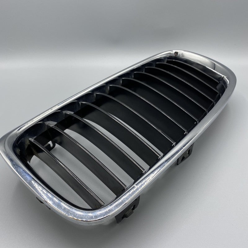 51137255411 BMW 328 GRILLE LEFT SIDE F30 BASE 51137255411 OEM 2012 2013 2014 2015