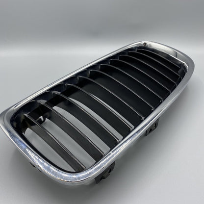 51137255411 BMW 328 GRILLE LEFT SIDE F30 BASE 51137255411 OEM 2012 2013 2014 2015
