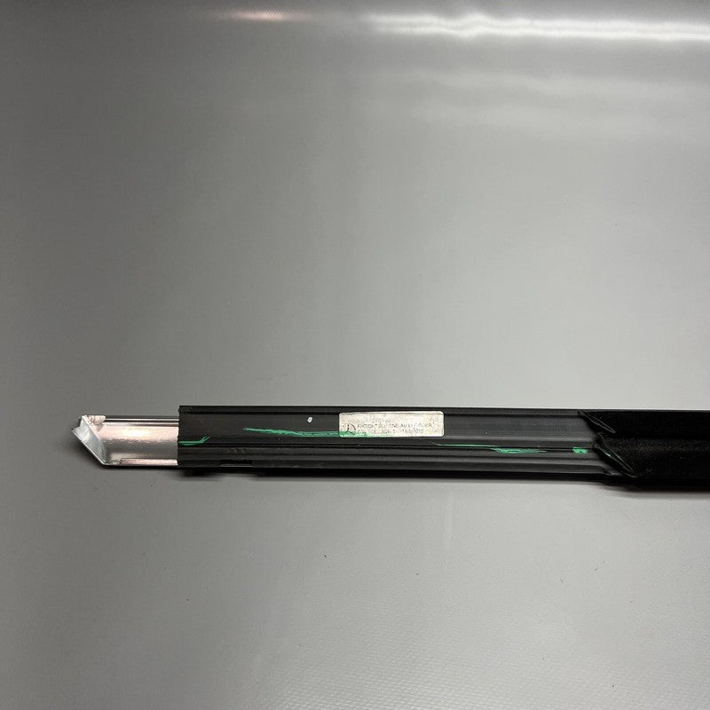 A2577250500 MERCEDES BENZ AMG GT CLS DOOR WINDOW BELT LEFT FRONT 2019 20 21 22 2023 OEM