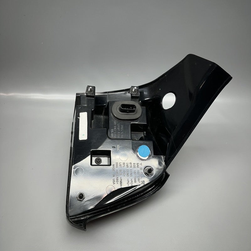 1502086-00-D TESLA MODEL Y TAIL LIGHT LEFT DRIVER 2020 2021 22 2023 2024 LED OEM 1502086-00-D