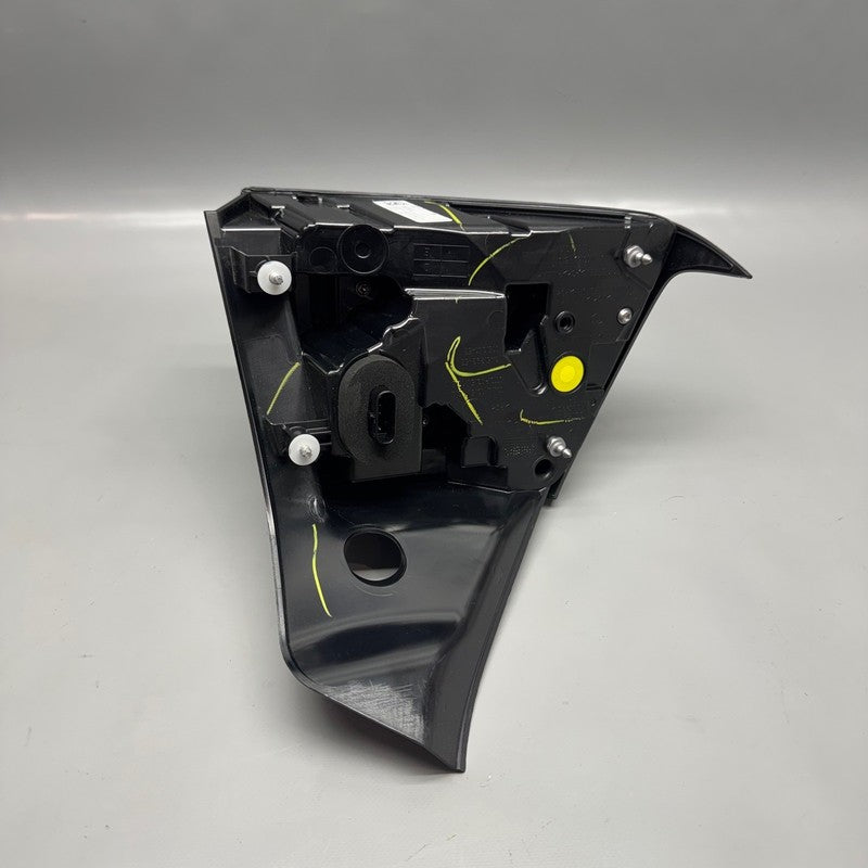TESLA MODEL 3 TAIL LIGHT RIGHT PASSENGER 2021 2022 2023 2024 LED 4 PIN