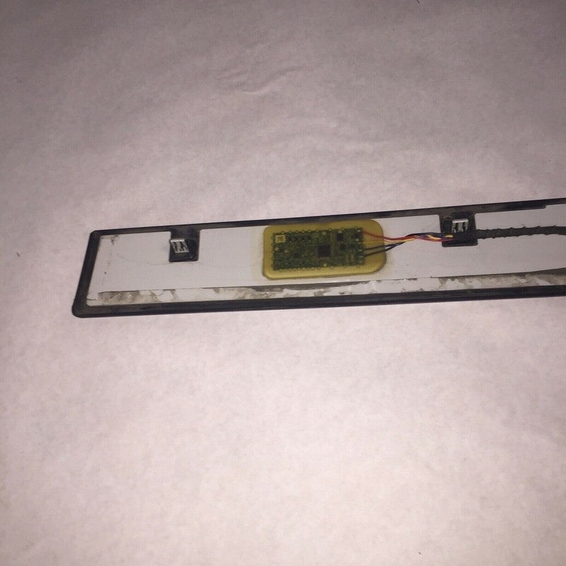 1063445-00-B  /  1069273-00-B TESLA MODEL S SIDE TRIM MOLDING SENSOR 2012 2013 2014 2015 2016 OEM