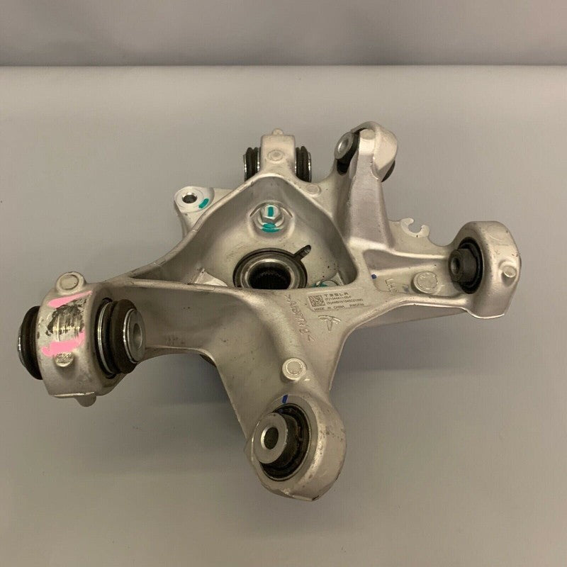 1044411-00-F TESLA MODEL 3 LEFT REAR KNUCKLE WITH HUB 2017 2018 2019 RWD OEM