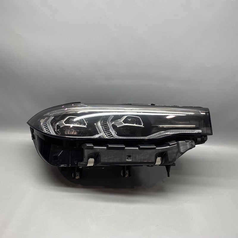 9852952 BMW X7 HEADLIGHT RIGHT PASSENGER LED 9852952 2019 2020 2021 OEM DAMAGED