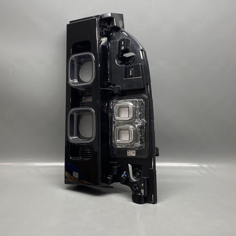 L8B2-13404-DD LAND ROVER TAIL LIGHT RIGHT PASSENGER 2020 2021 2022 OEM L8B2-13404-DD