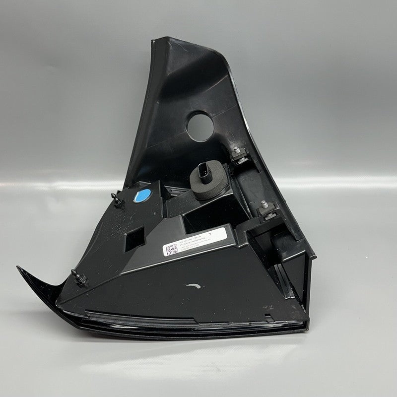 TESLA MODEL 3 TAIL LIGHT RIGHT 2017 2018 2019 2020 2021 1077398-00-H O
