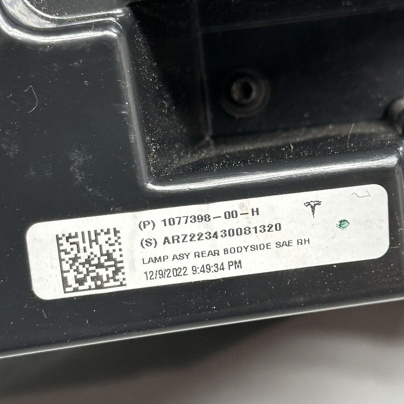 1077398-00-H TESLA MODEL 3 TAIL LIGHT RIGHT PASSENGER 2017 2018 2019 2020 2021 1077398-00-H