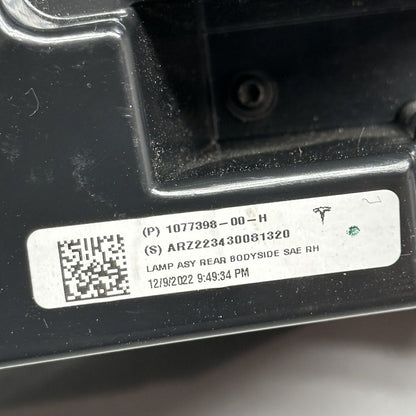 1077398-00-H TESLA MODEL 3 TAIL LIGHT RIGHT PASSENGER 2017 2018 2019 2020 2021 1077398-00-H