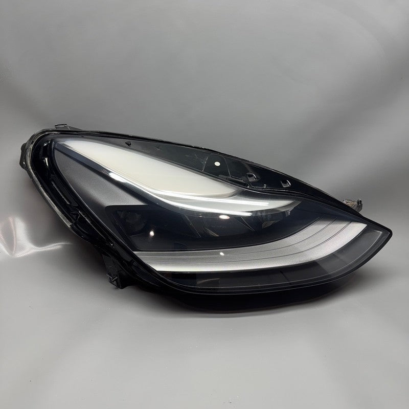 TESLA MODEL 3 Y HEADLIGHT RIGHT PASSENGER  2021 2022 2023 LED OEM 1514