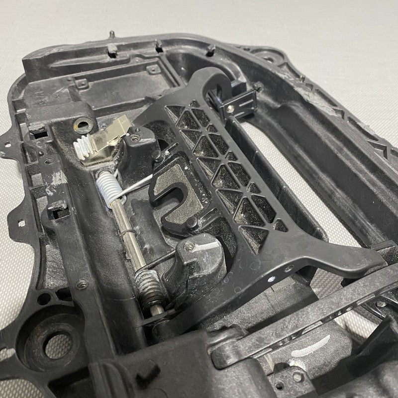 1007372-01-H TESLA MODEL S DOOR HANDLE RIGHT FRONT 1007372-01-H OEM 2016 2017 2018