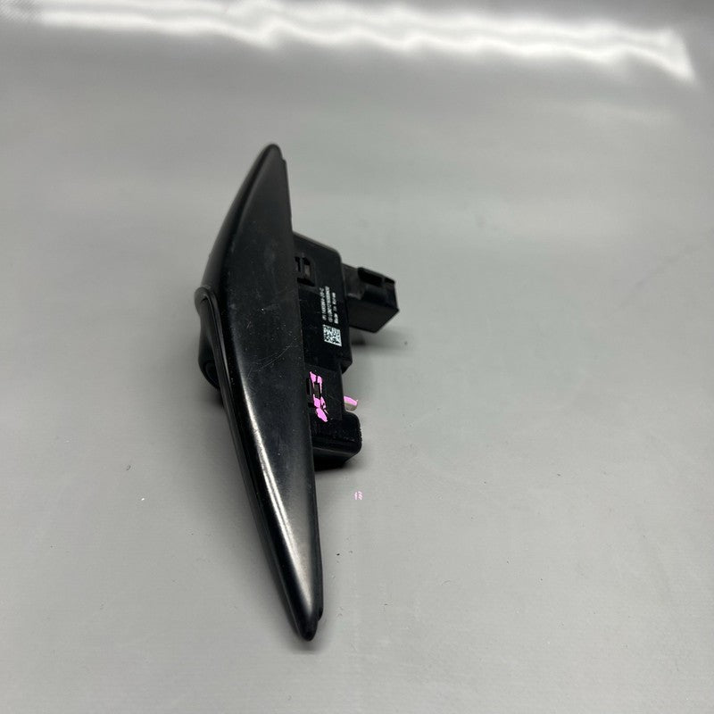 1495864-20-c TESLA MODEL 3 Y FENDER CAMERA MARKER LEFT 2017 2018 2019 2020 2021 2022 OEM