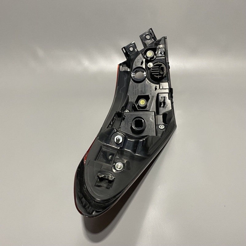 TOYOTA CAMRY TAIL LIGHT RIGHT PASSENGER SIDE 2018 2019 2020 OEM