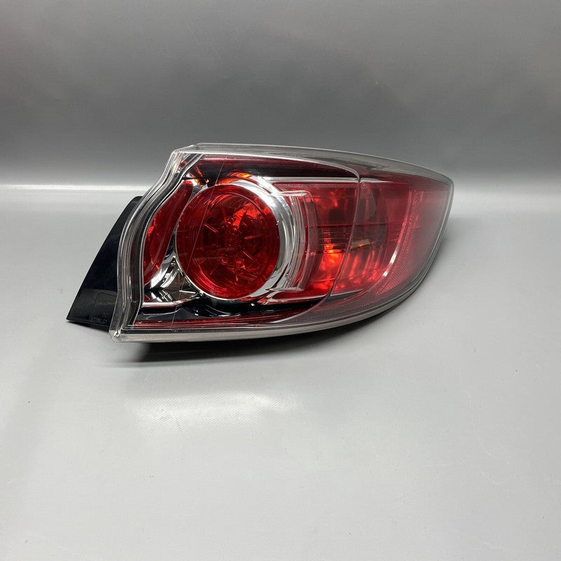BBN751150 MAZDA 3 HATCHBACK TAIL LIGHT RIGHT PASSENGER BBN751150 2010 2011 2012 2013 OEM