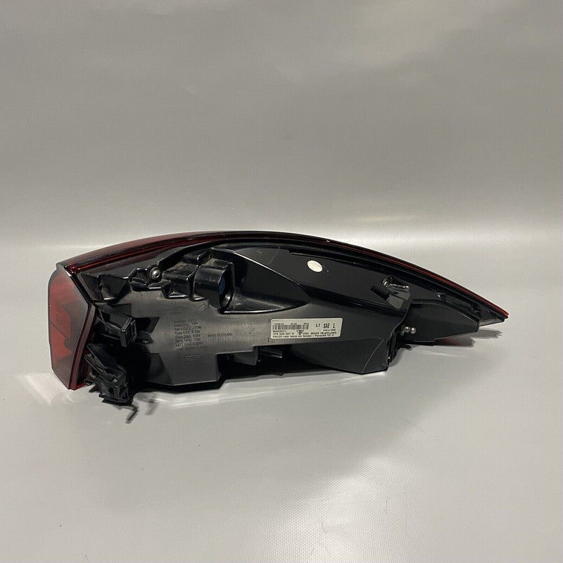 7P5945207H PORSCHE CAYENNE TAIL LIGHT LEFT DRIVER SIDE LED OEM 2015 2016 2017 
