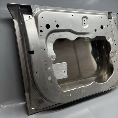 1814849-00-A TESLA CYBERTRUCK DOOR LEFT FRONT 2024 2025 OEM 1814849-00-A